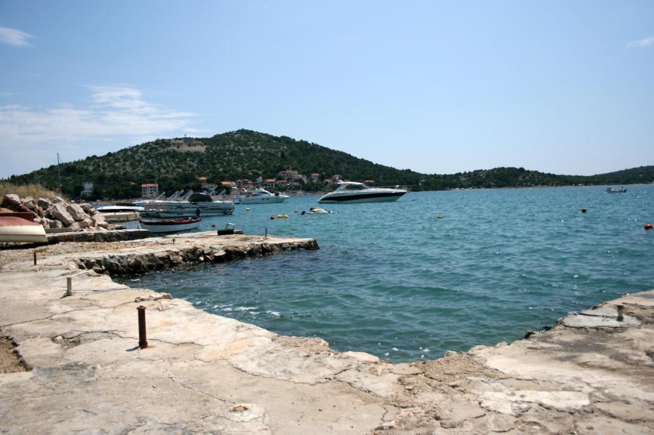 Apartments By The Sea Tisno, Murter - 5141 Dış mekan fotoğraf