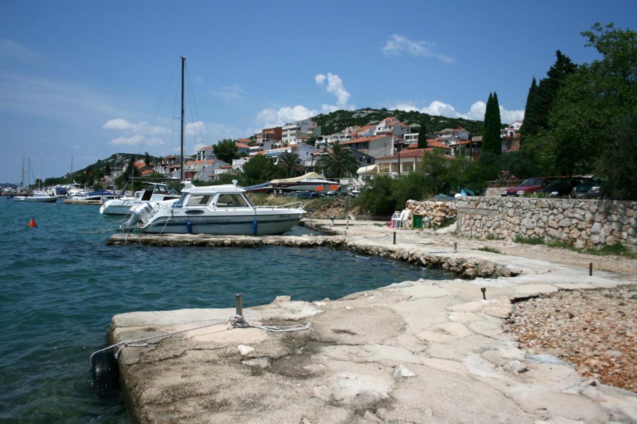 Apartments By The Sea Tisno, Murter - 5141 Dış mekan fotoğraf
