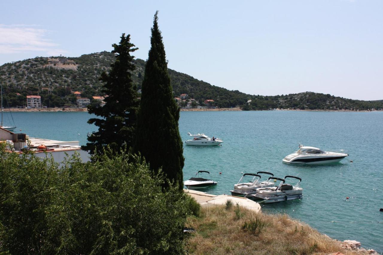Apartments By The Sea Tisno, Murter - 5141 Dış mekan fotoğraf